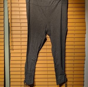 *FINAL SALE* Plus size Gray leggings w/ tie detail
